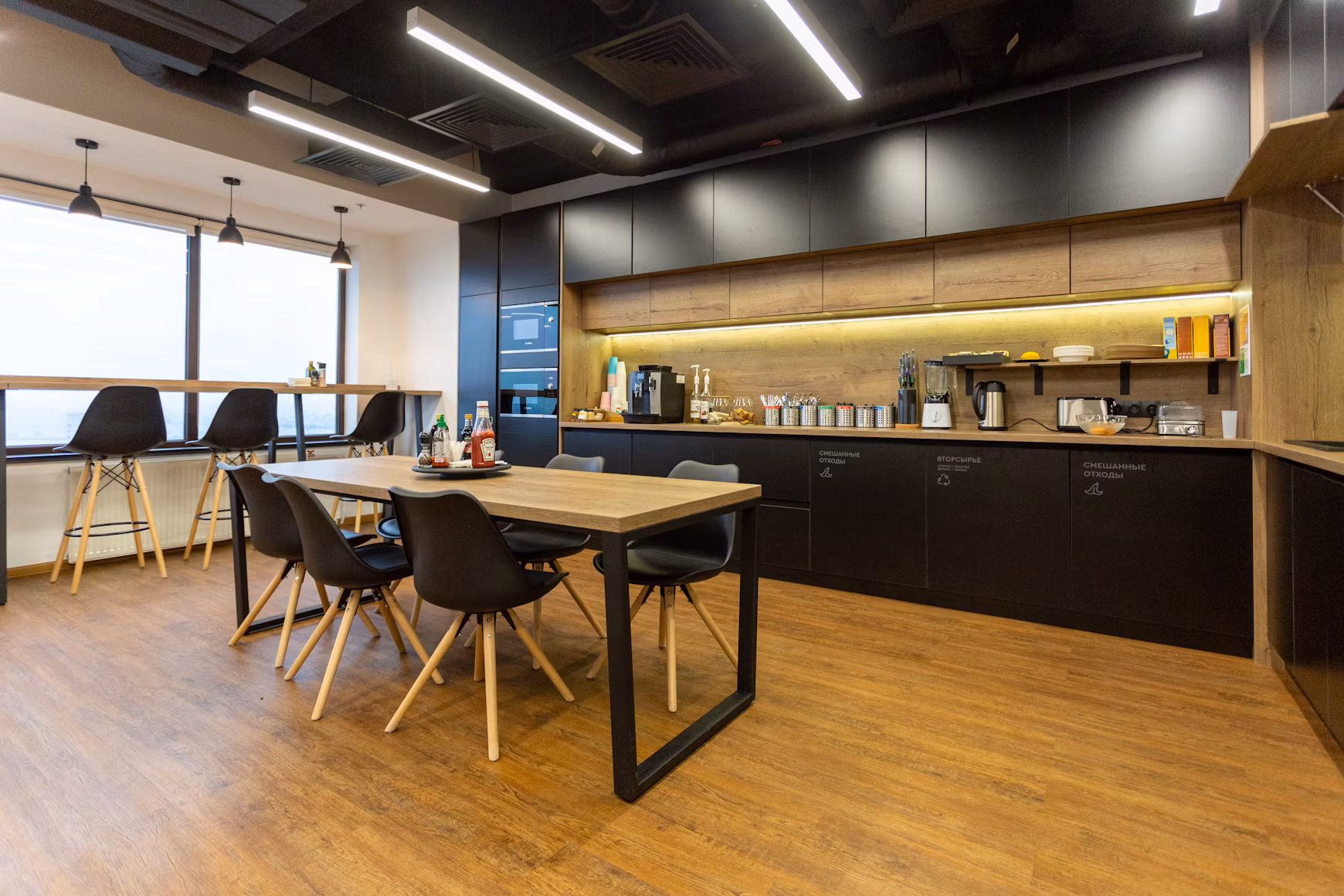 Clean office space with janitorial services